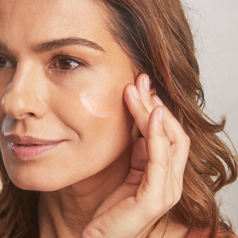 Total Protection® No-Show™ Mineral Sunscreen, completely sheer, white cast-free SPF